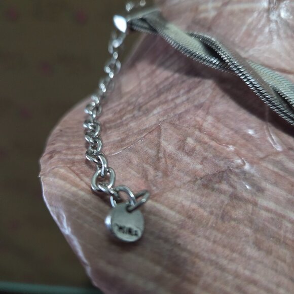 VTG 80s Braided Herringbone Liquid Silver Tone Choker Necklace - Picture 7 of 8
